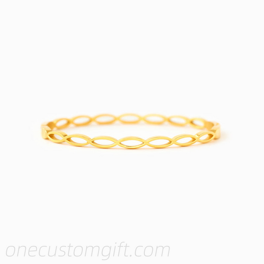 Small Circle Of Female Friends Matching Weave Bracelet